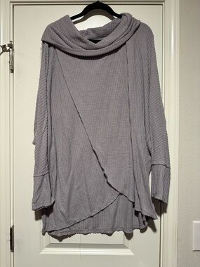 LuLaRoe Soft Waffle Knit Cowl Sweater in Light Gray